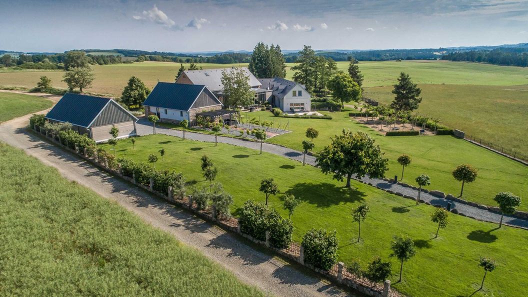 ŠŤASTNÁ SAMOTA Vrchotovy Janovice (1)