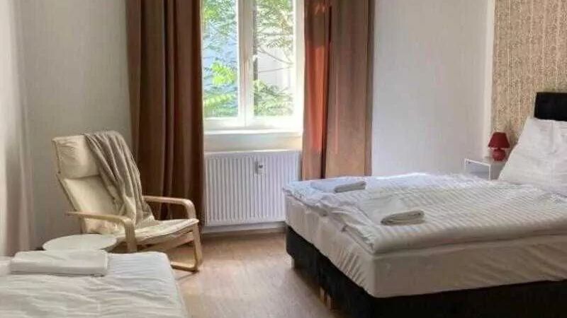 Žižkov tower suites & Capsule hostel Žižkov tower Praha (1)