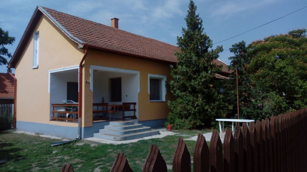 Abádi Eszter Ház Abádszalók (1)