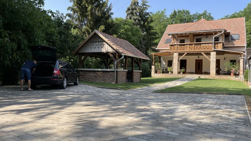 Terrace Apartments III Eger (1)