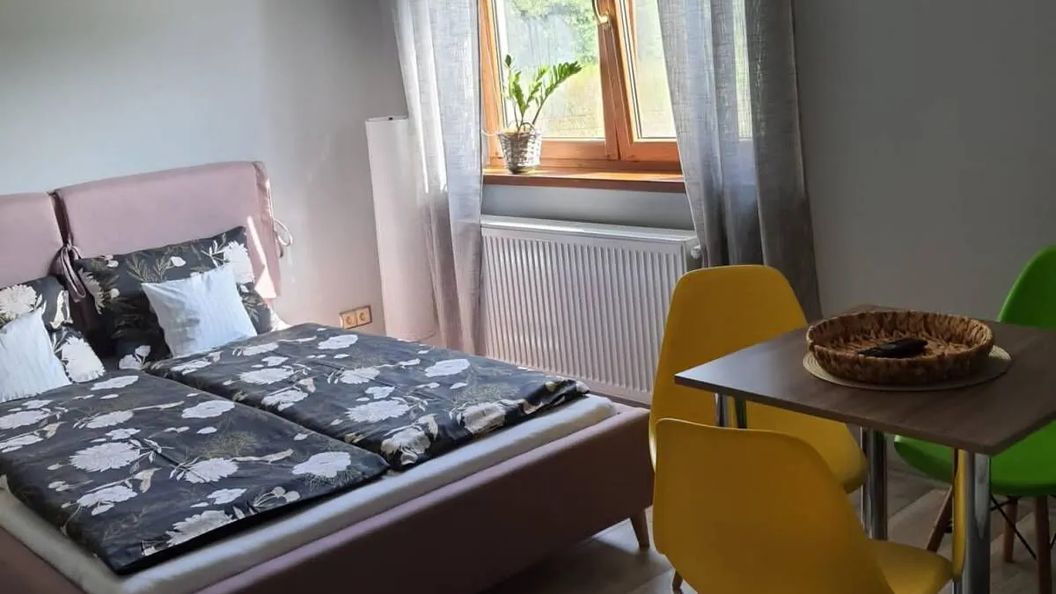 Pokoje wypoczynkowe "Wiejski Raj" Chocieszów (1)