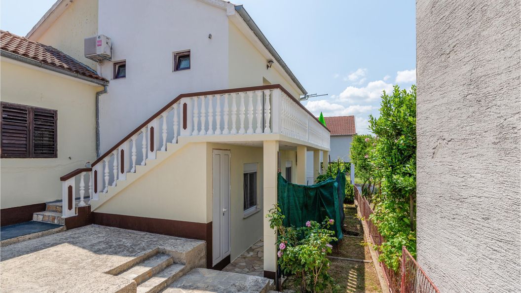 Apartman Gornji Karin - CDI433 (1)