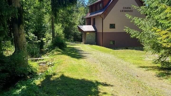Chata Lieskovec - chata v lese blízko zubačky Tatranská Štrba (1)
