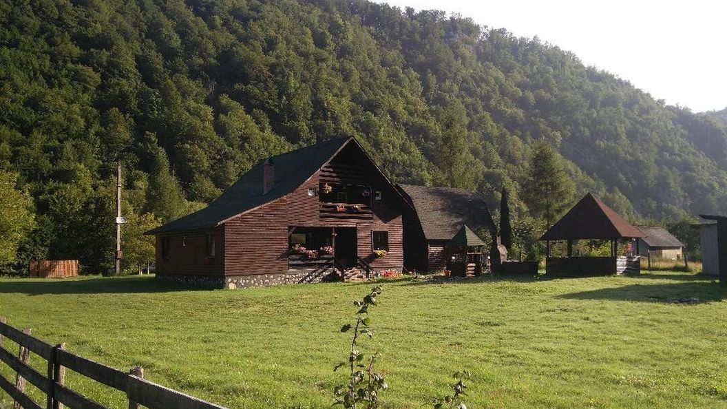 Cabana Valea Iadului Remeți (1)