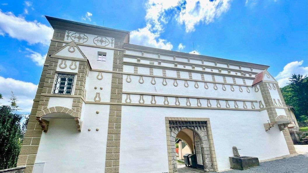 Zámek Račice - Předzámčí Račice-Pístovice (1)