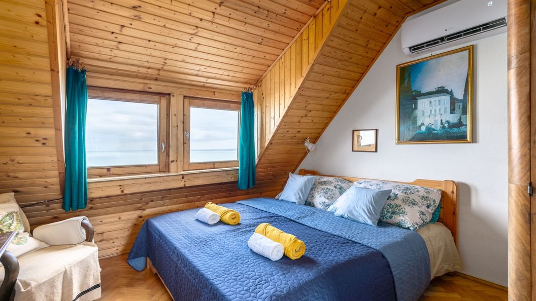 Hegyszéli Apartman Tihany (1)