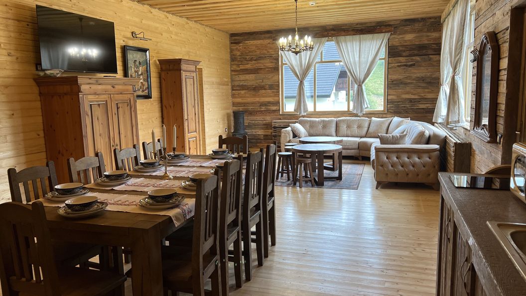 Casa bătrânească - Domeniul Valea lupilor Șirnea (1)