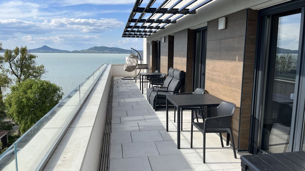 Top Design Apartment Fonyód (1)