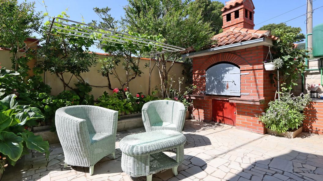 Apartmanok és Szobák A Tenger Mellett Banjol, Rab - 19692 Banjol (1)