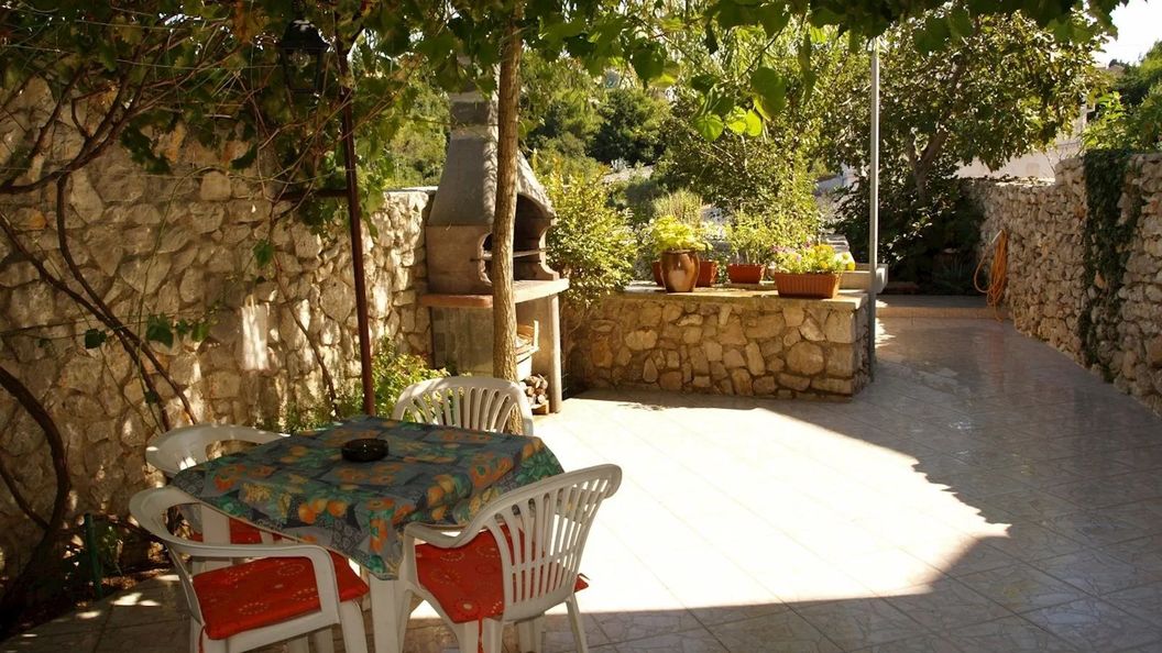 Apartmanok Parkolóhellyel Veli Losinj - 19798 Veli Lošinj (1)