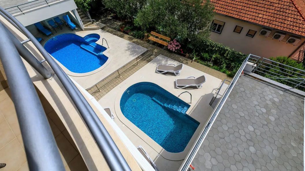 Apartmanok Családok Részére Medencével Brela, Makarska - 19998 Brela (1)