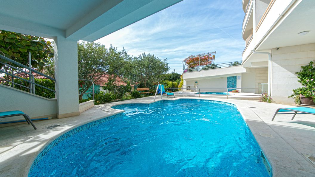 Apartmanok Családok Részére Medencével Brela, Makarska - 20066 Brela (1)