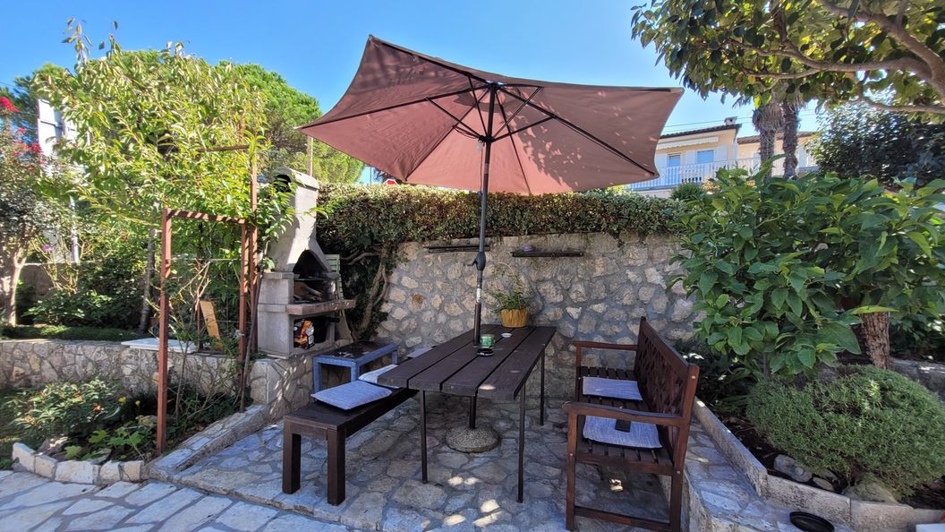 Apartmanok Parkolóhellyel Malinska, Krk - 20405 Malinska (1)