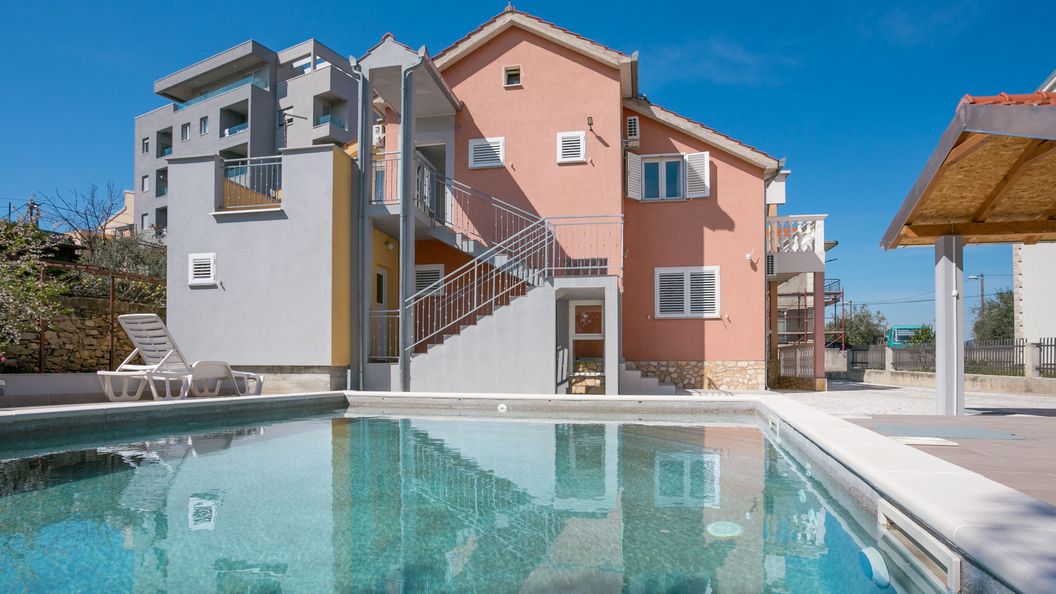 Apartmanok Családok Részére Medencével Split - 21026 (1)