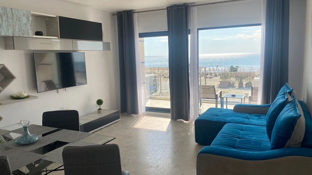 Apartament Ella Front View Mamaia (1)