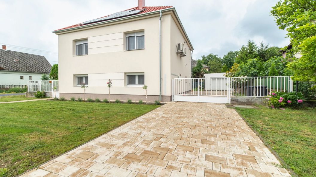 Topáz Apartmanházak Keszthely (1)