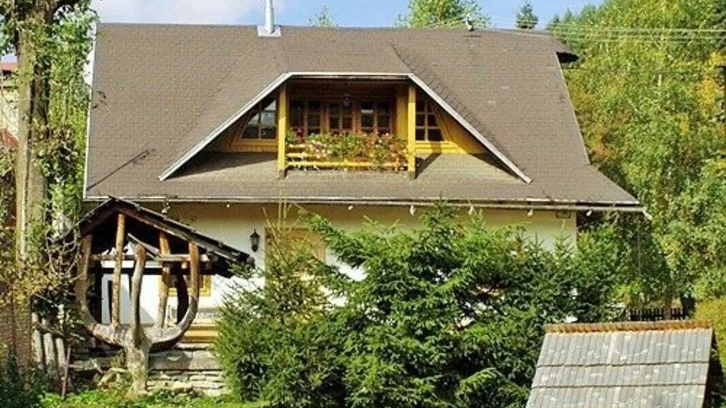 Chalupa pri potôčiku Zázrivá (1)