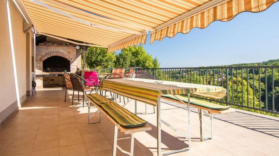 Nyaralóház Parkolóhellyel Samobor, Prigorje - 21340 Samobor (1)