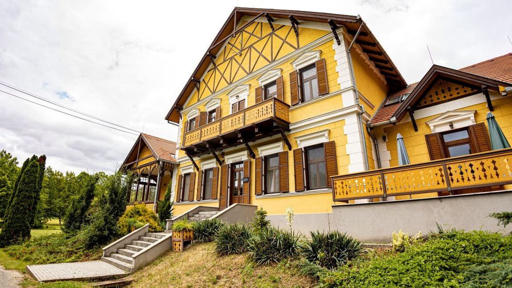 Sasréti Vadászkastély Almamellék (1)