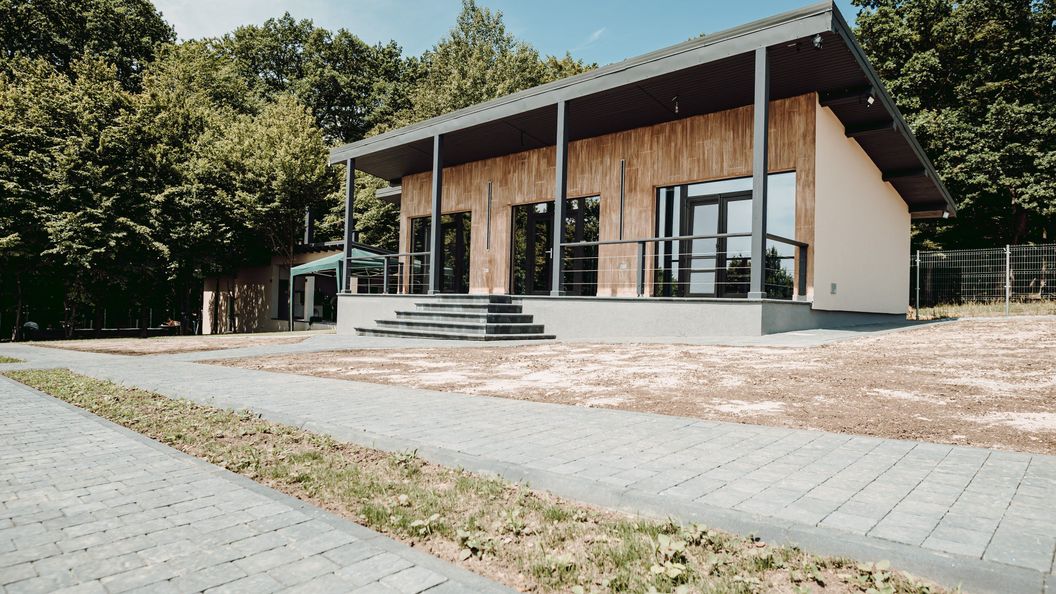 Famous Chalet Dragomirna (1)