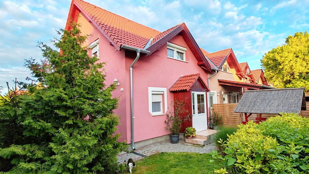 Juhar Apartmanház Siófok (1)