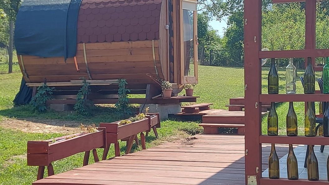 Manó Hordóházak Pázmánd (1)