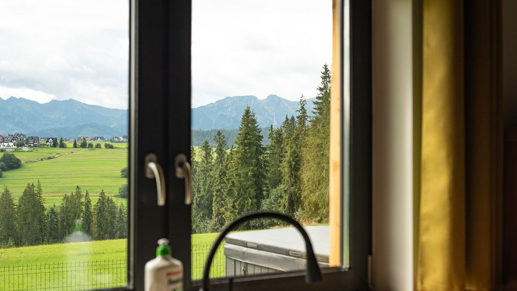 Dom z widokiem na góry i prywatnym jacuzzi w Zębie (1)