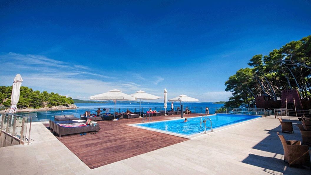 Hotel Maxim Božava (1)