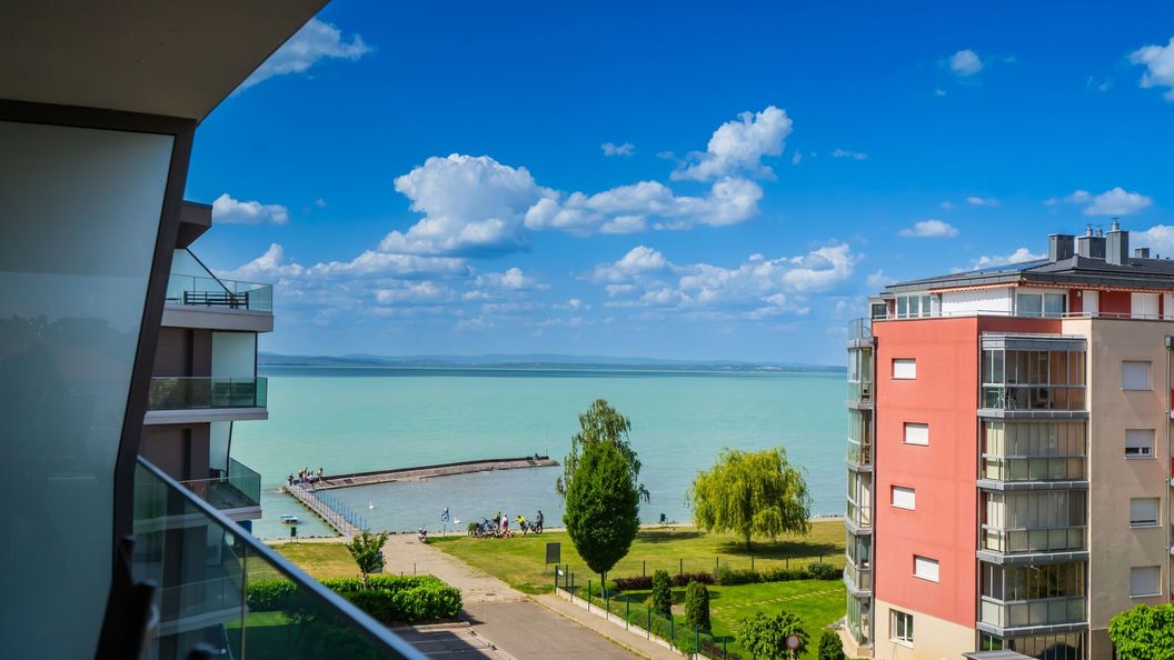 MF Coral 61 Luxury Apartment Siófok (1)