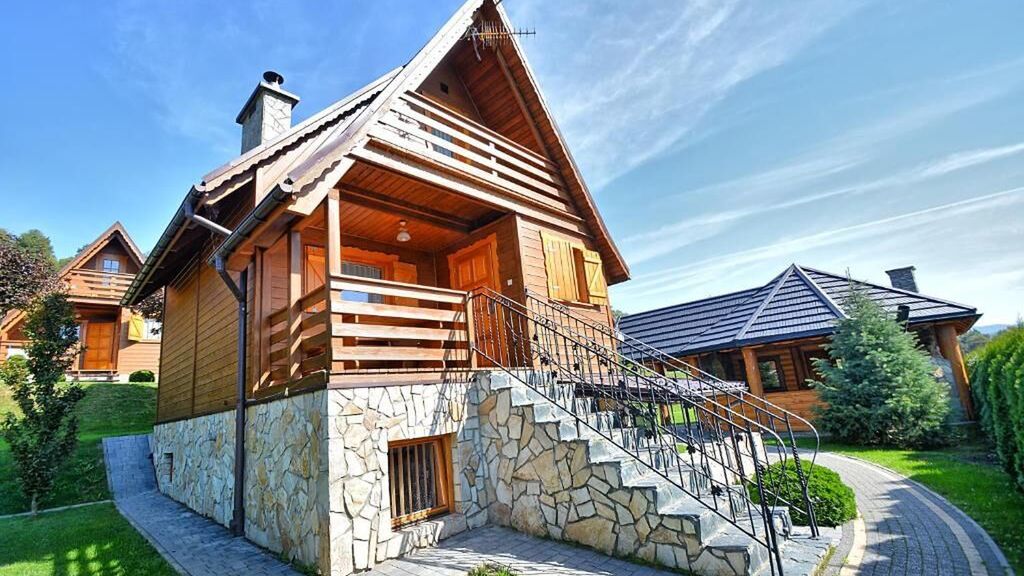 Jaworina - Apartamenty, Domki i Pokoje Solina (1)