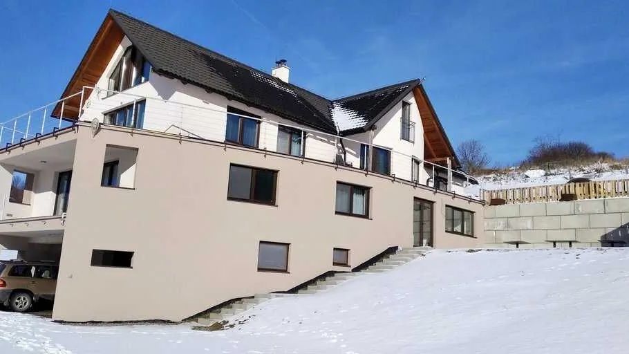 Vila Veles Pucov (1)