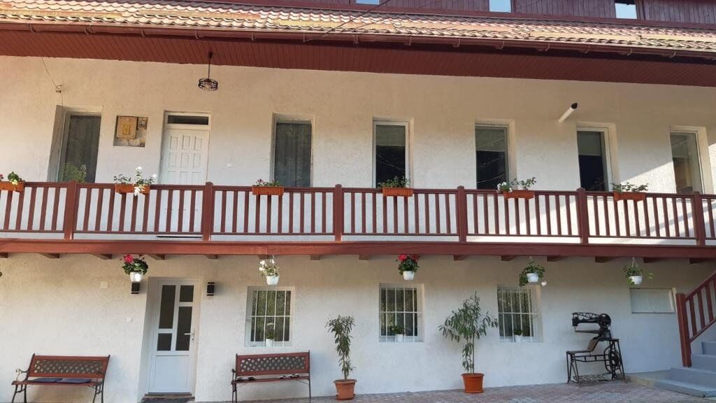 La Conac 13 Ceasuri Bune Bran (1)