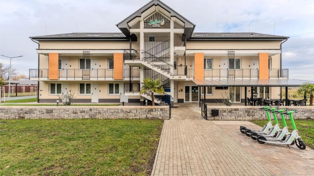 Safari Hotel Szeged (1)