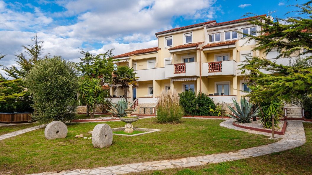 Apartments Strand Vir (1)