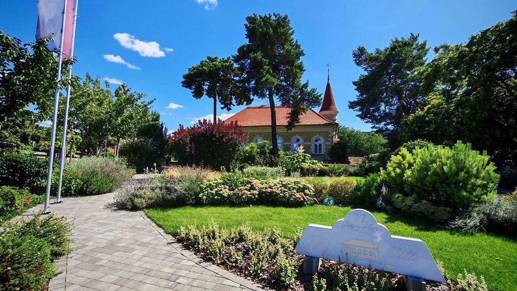 Tóni Villa Budapest (1)