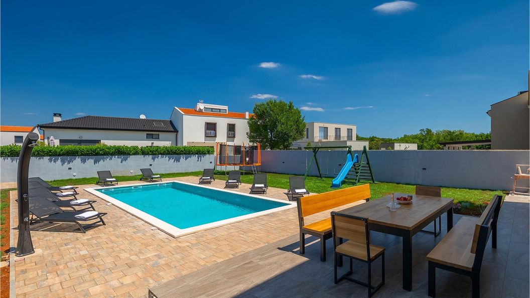 Vendégház Bale - CLS460 (1)