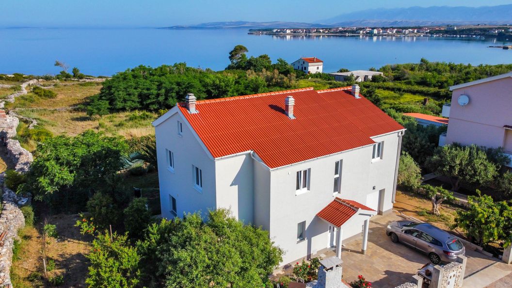 Apartment Diana Povljana (1)