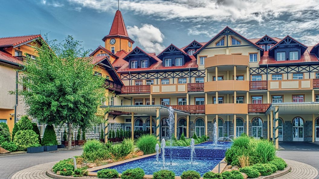 Hotel St. Lukas Sanatorium & SPA Świeradów-Zdrój (1)