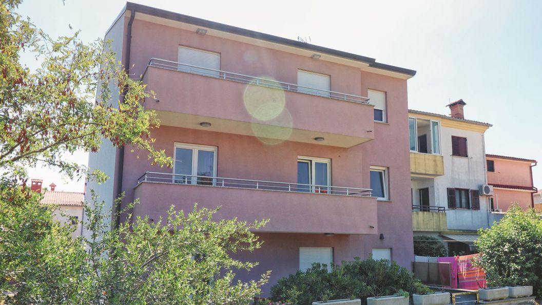 Apartments And Room Esma Rovinj (1)