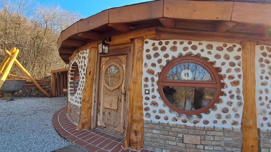 Őze Hobbitháza Bárdudvarnok (1)