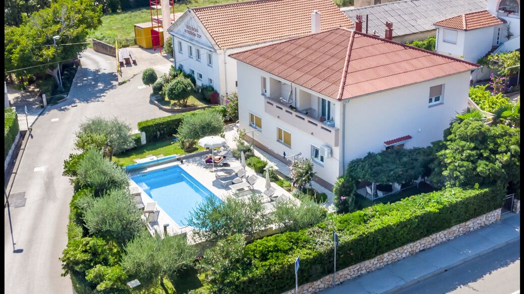 Apartments Elegance with swimming pool Baška  (1)