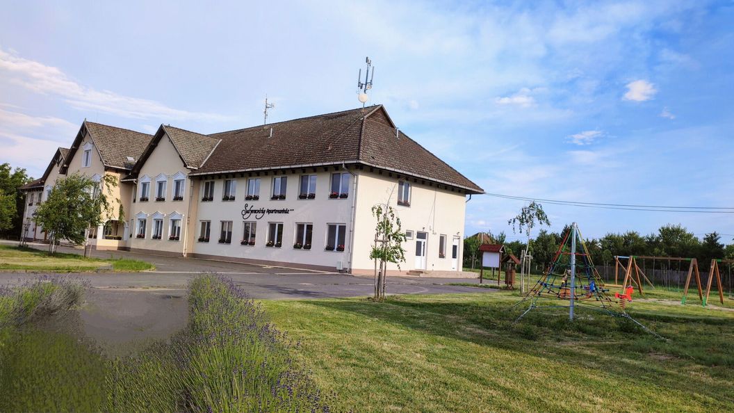 Sulyomvirág Apartmanház Alsóberecki (1)