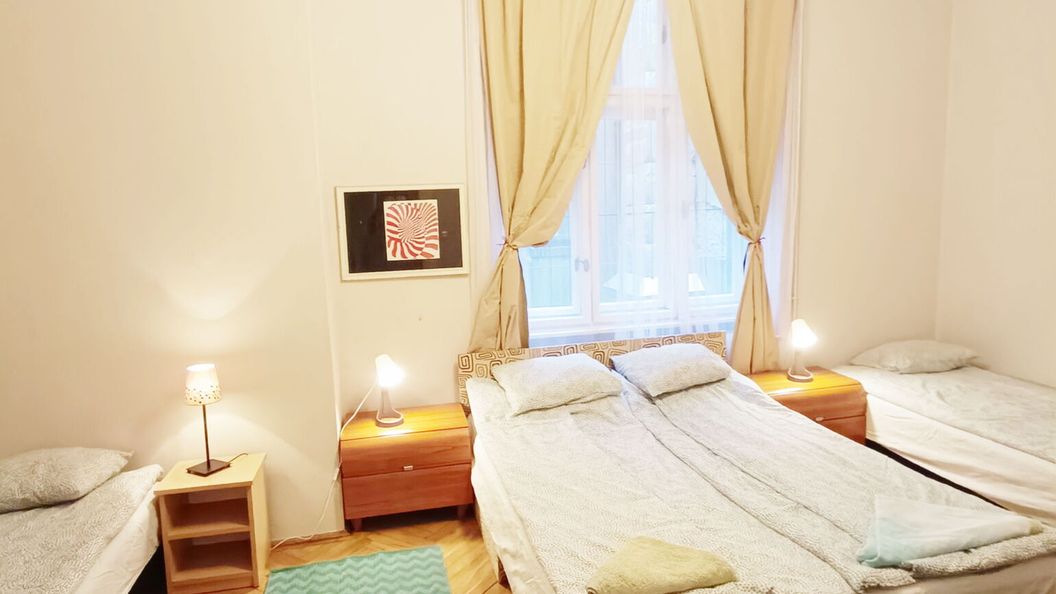 Bridgetown Hostel Budapest (1)