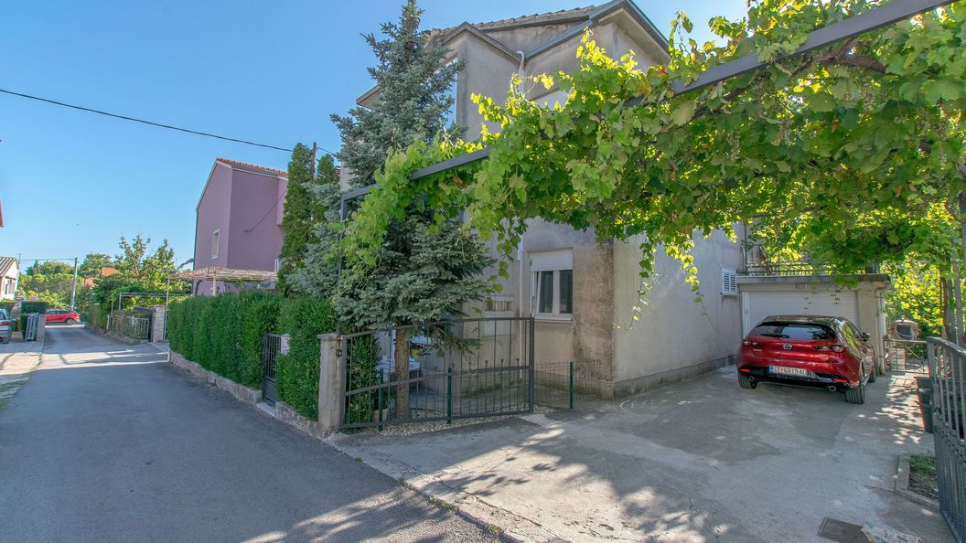 Apartment Vinka Kastel Luksic (1)