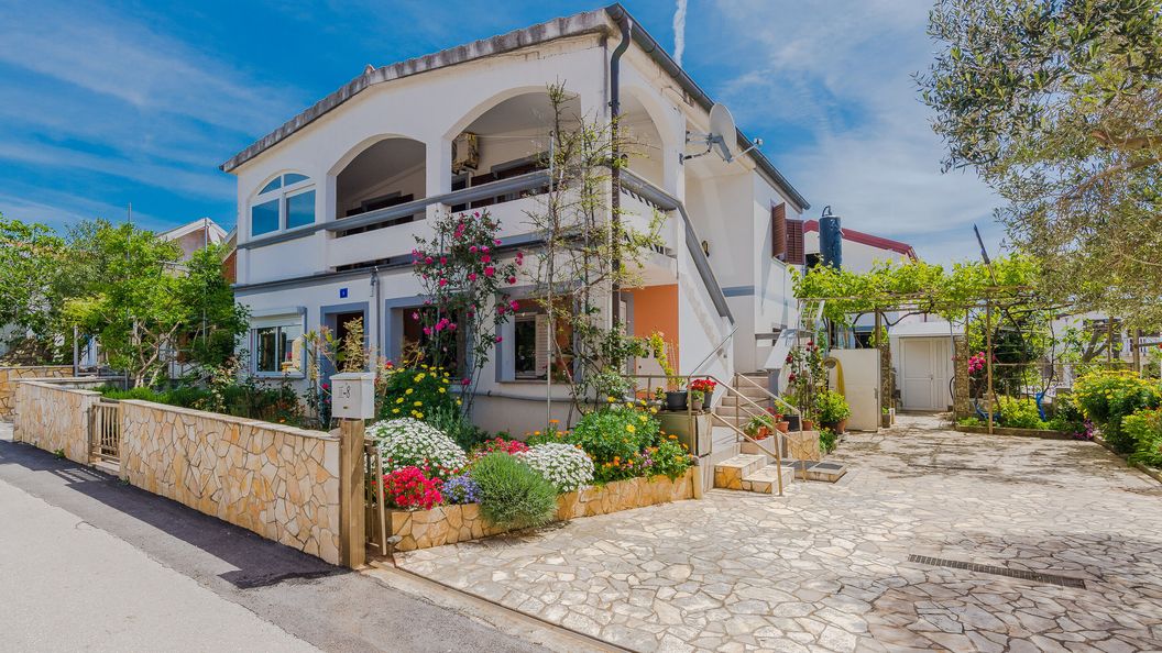 Apartment Hrg Vir II (1)