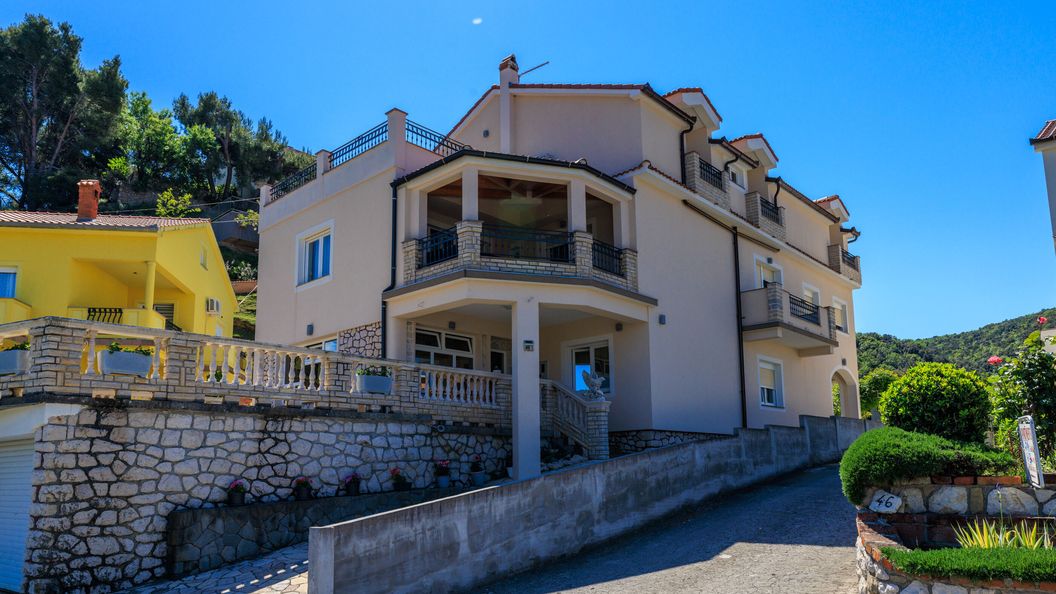 Apartments Nikolina J Supetarska Draga (1)