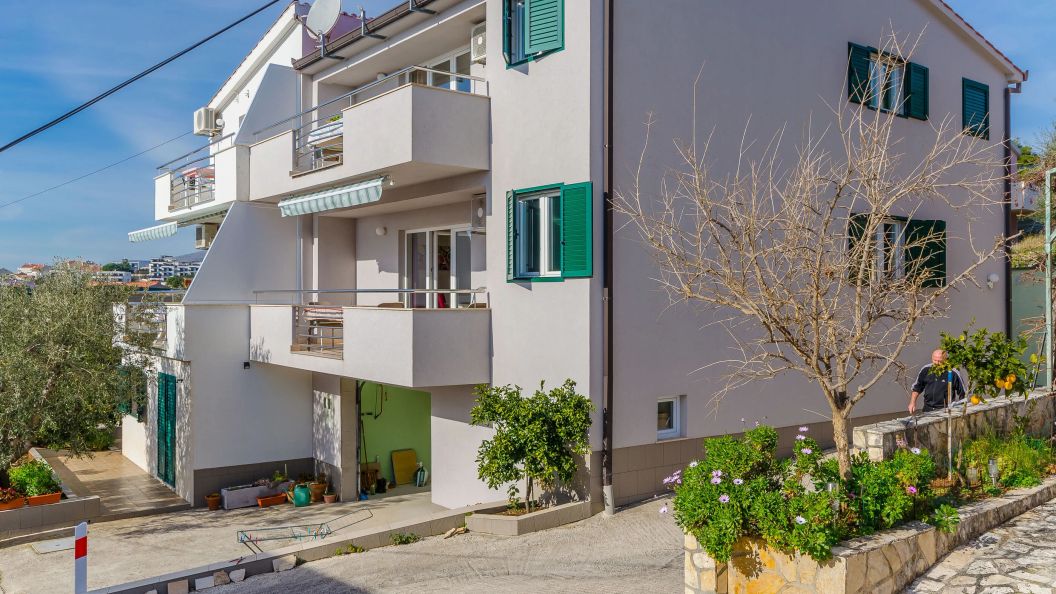 Apartments Modric Okrug Gornji (1)