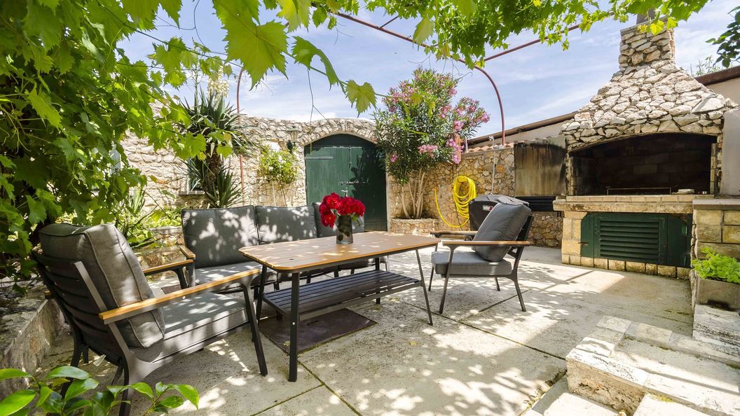 Apartments Emmeline Tisno (1)