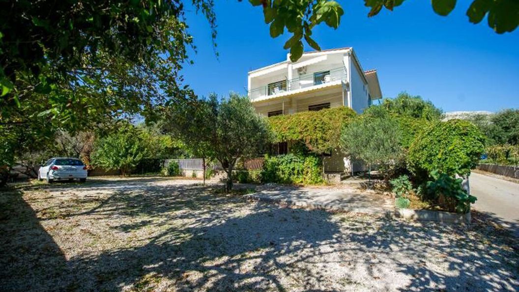 Apartments Branko Grebastica (1)