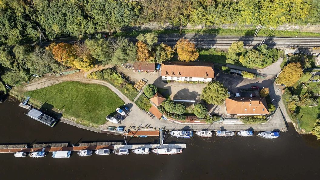 Marina Vltava Nelahozeves II (1)